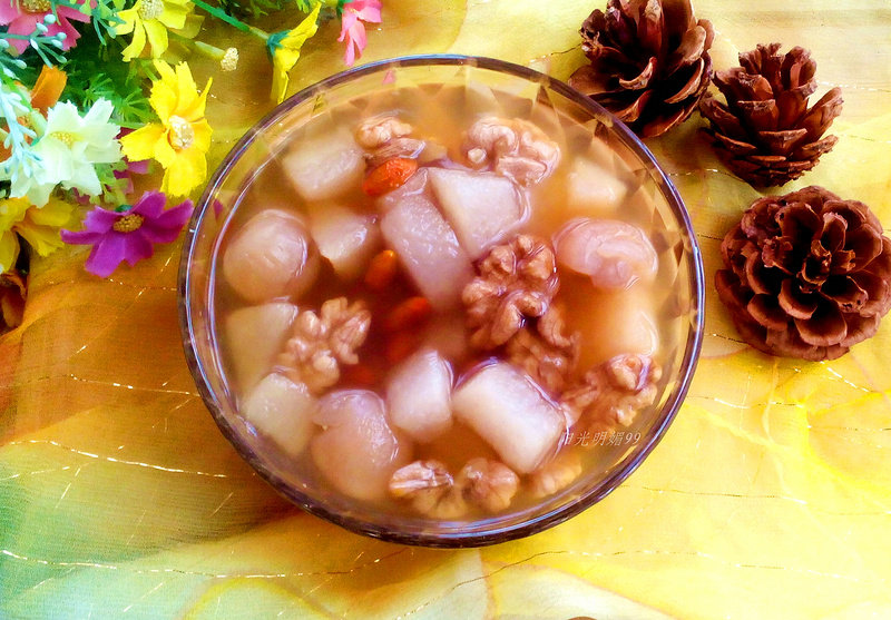 Steps to Make Red Pear and Longan Beauty Soup