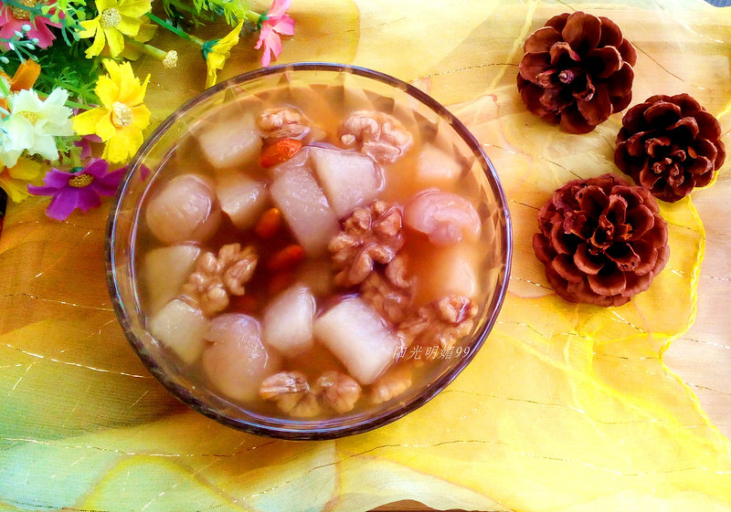 Red Pear and Longan Beauty Soup