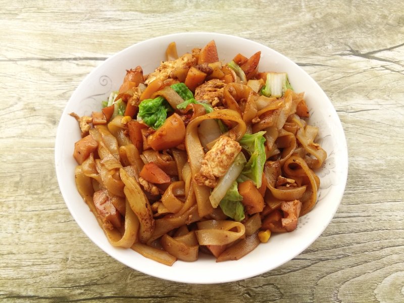 Cabbage and Hot Dog Stir-Fried Rice Noodles