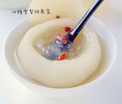 Snow Pear and Bird's Nest Stew with Rock Sugar