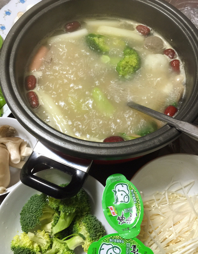 Steps for Making Mushroom Hot Pot with Thick Soup