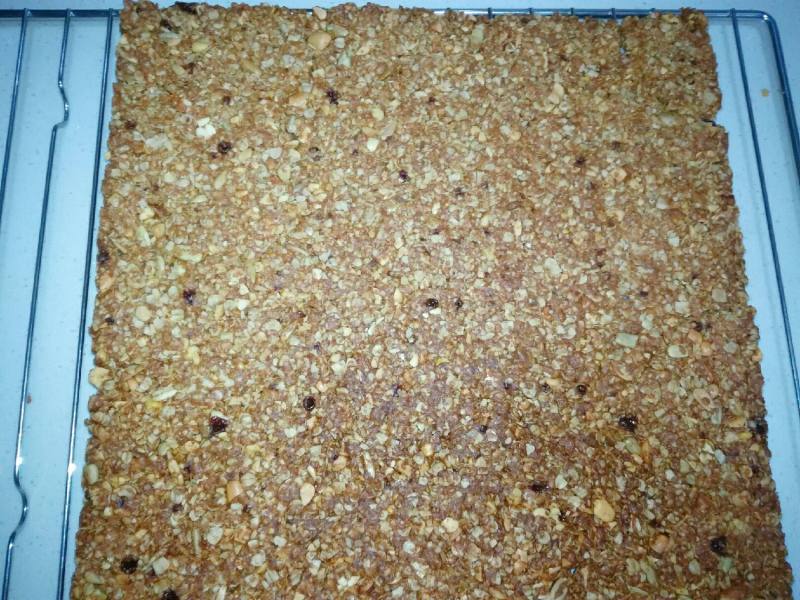 Steps for Making Nutty Oat Bars