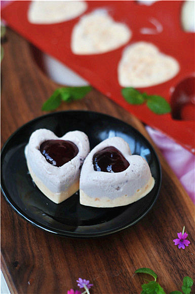 The Taste of Love, It's Sweet and Sour - Heart-Shaped Blueberry Mousse Making Steps