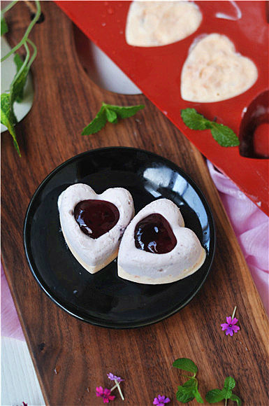 The Taste of Love, It's Sweet and Sour - Heart-Shaped Blueberry Mousse