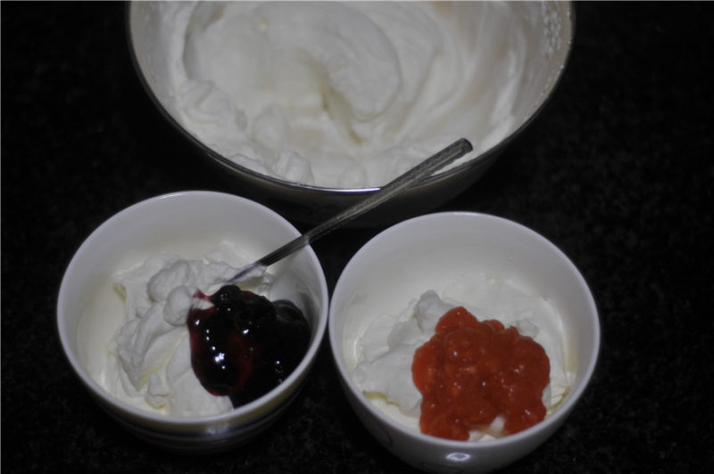 The Taste of Love, It's Sweet and Sour - Heart-Shaped Blueberry Mousse Making Steps