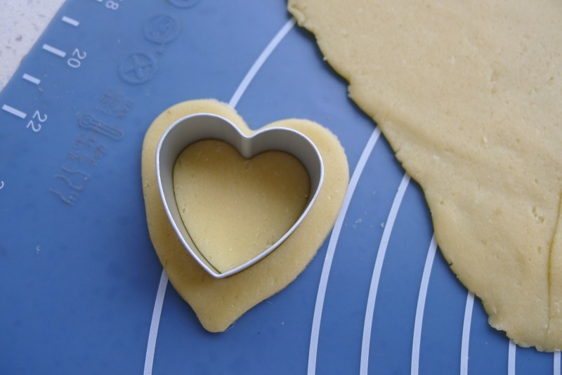 Steps for Making Three-color Double Heart Cookies