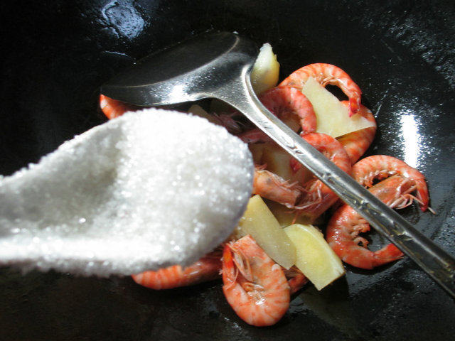 Steps for Making Stir-Fried Potatoes with Shrimp