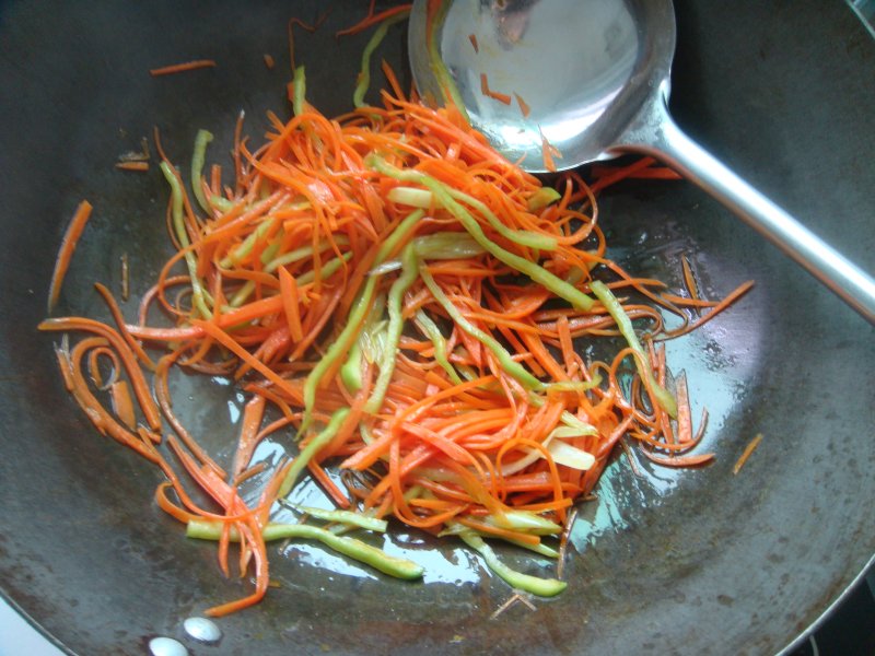 Step-by-Step Cooking Instructions for Stir-Fried Carrot Strips